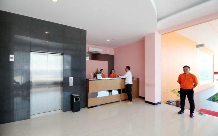 Hotel Royal Manado Extérieur photo