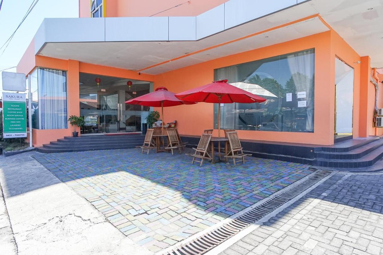 Hotel Royal Manado Extérieur photo
