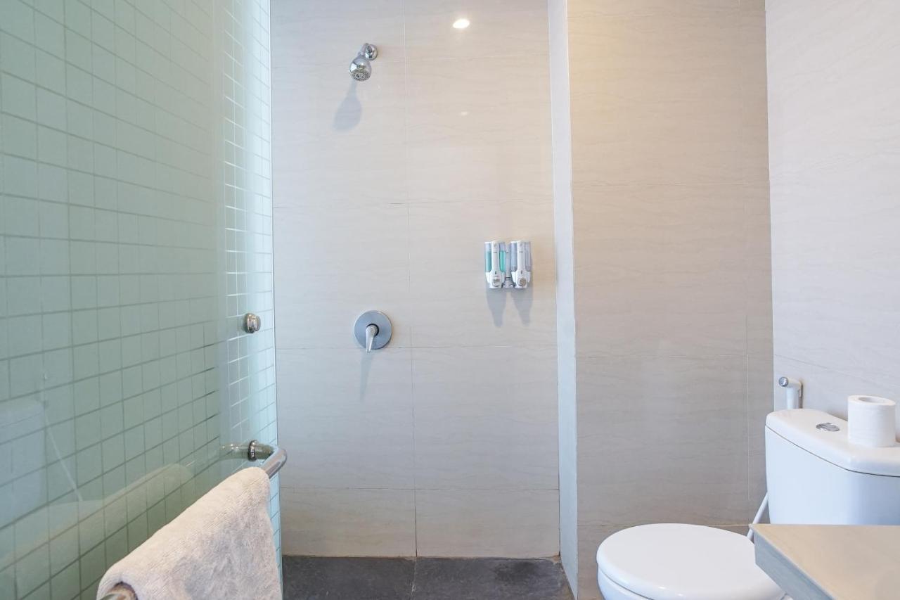 Hotel Royal Manado Extérieur photo